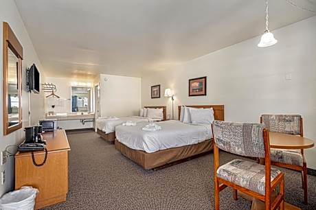 Queen Room with Two Queen Beds