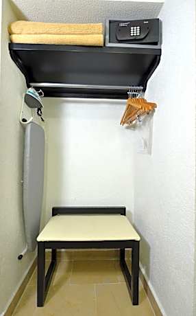 Standard Double Suite