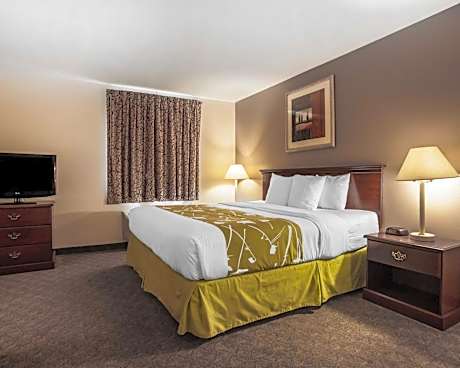 1 King Bed, Suite, Non-Smoking