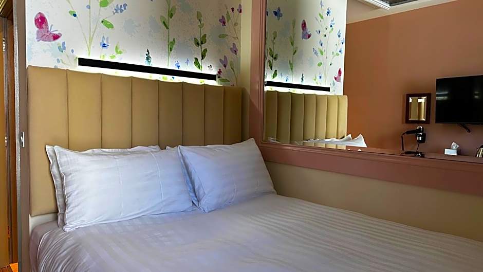 The Duchess Belle Hotel