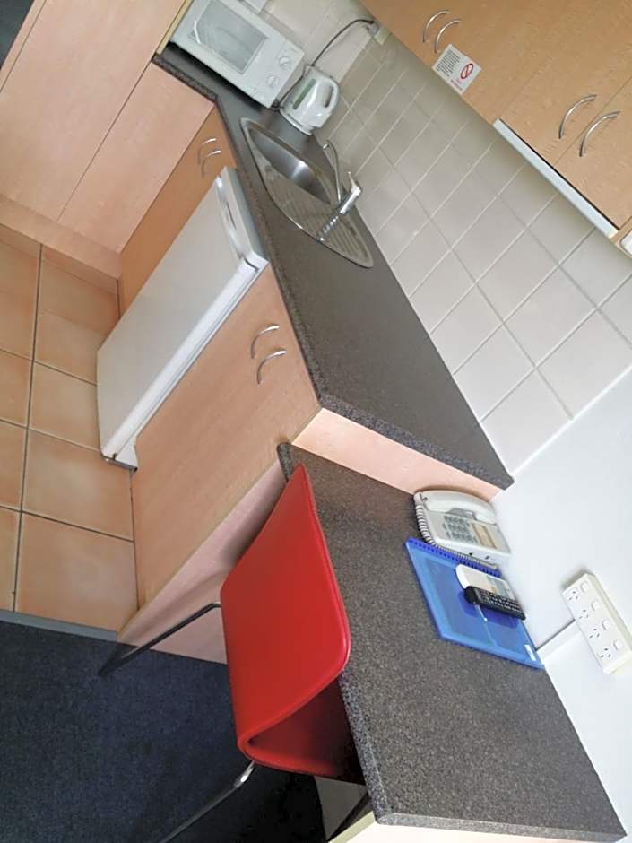 Hampton Court Apartments