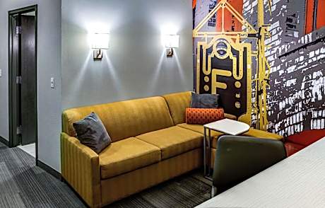 Queen Room with Two Queen Beds and Sofa Bed - Hearing Access