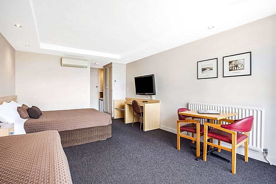 Richmond Henty Hotel