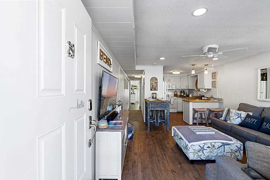 Ocean Block Condo 100 Steps From the Beach