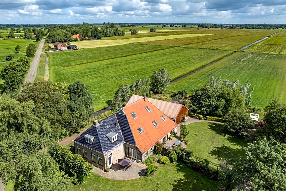 Het Bijenweitje - The Little Bee Meadow