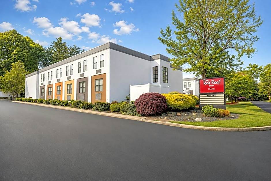 Red Roof Inn & Suites Middleborough