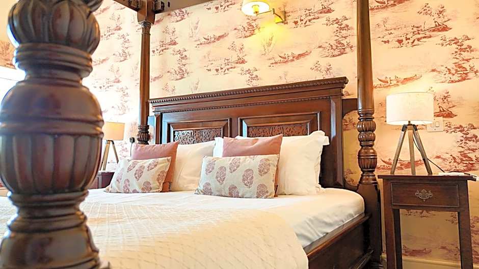 The Pheasant Public House & Hotel