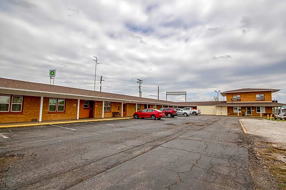 OYO Travelier Motel