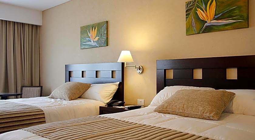 Howard Johnson Funes