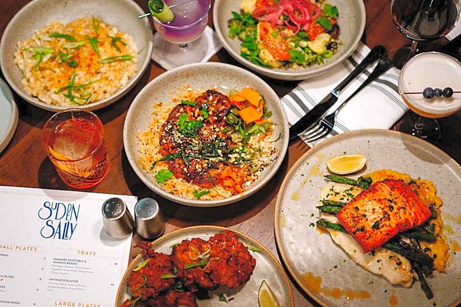 Hotel Canoe and Suites