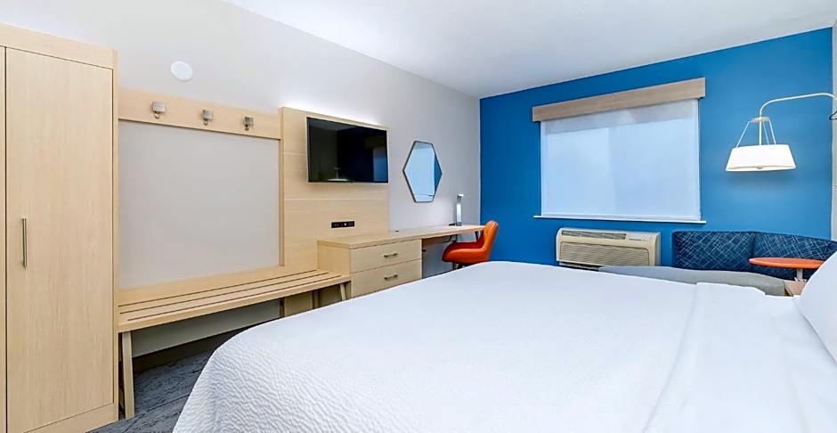 Holiday Inn Express Hotel and Suites Medford-Central Point By IHG