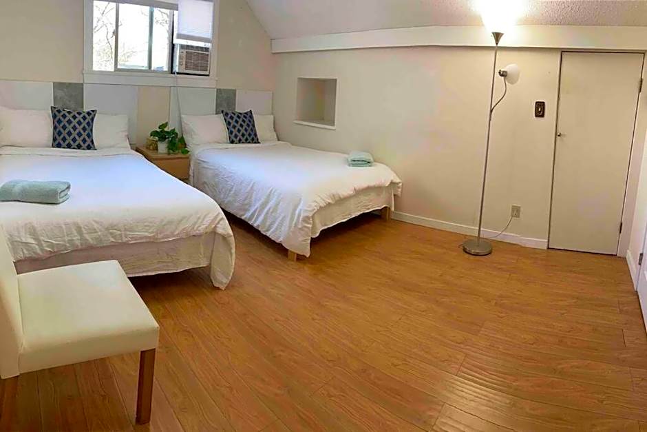 Westside Pool Home-8 min to Downtown, Yard Parking