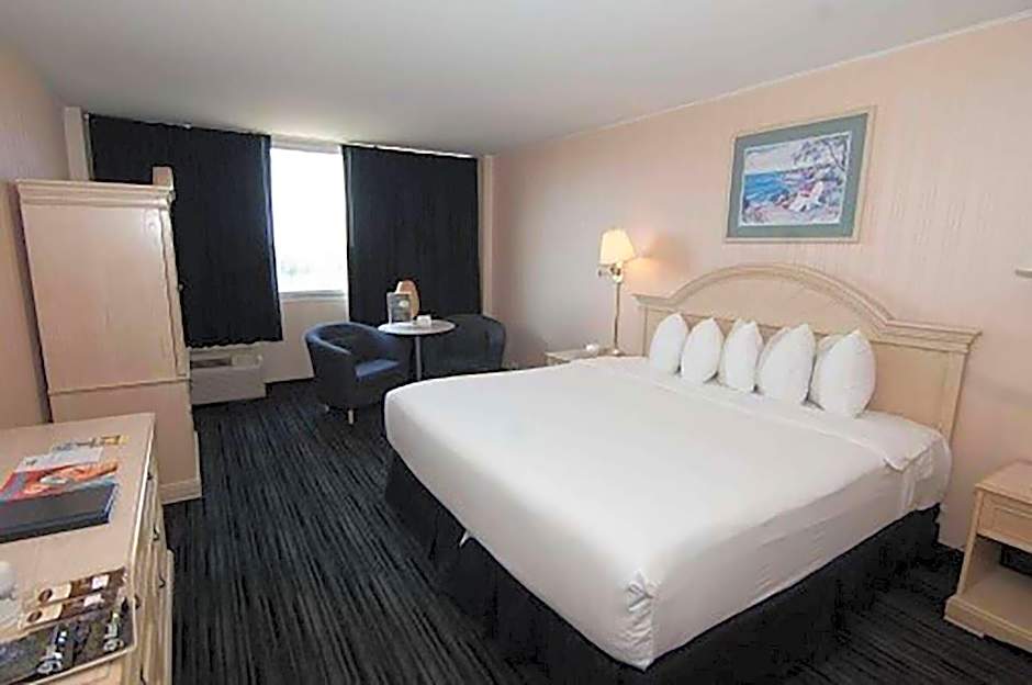 Ramada by Wyndham North Bergen