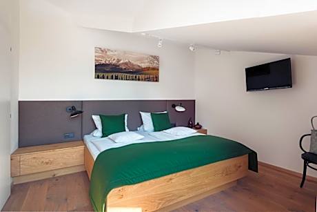 Apartment with Shower