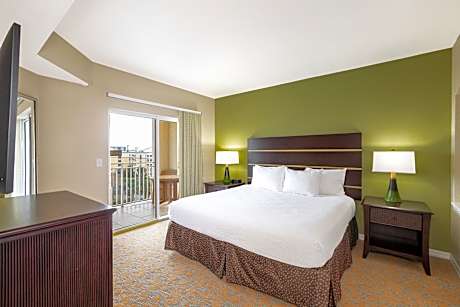 King One Bedroom Suite, Kitchenette