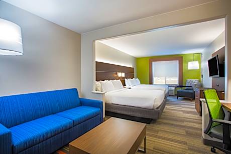Queen Suite with Two Queen Beds