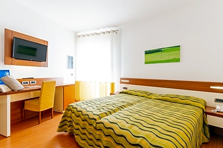 Double Room with Extra Bed (3 Adults)