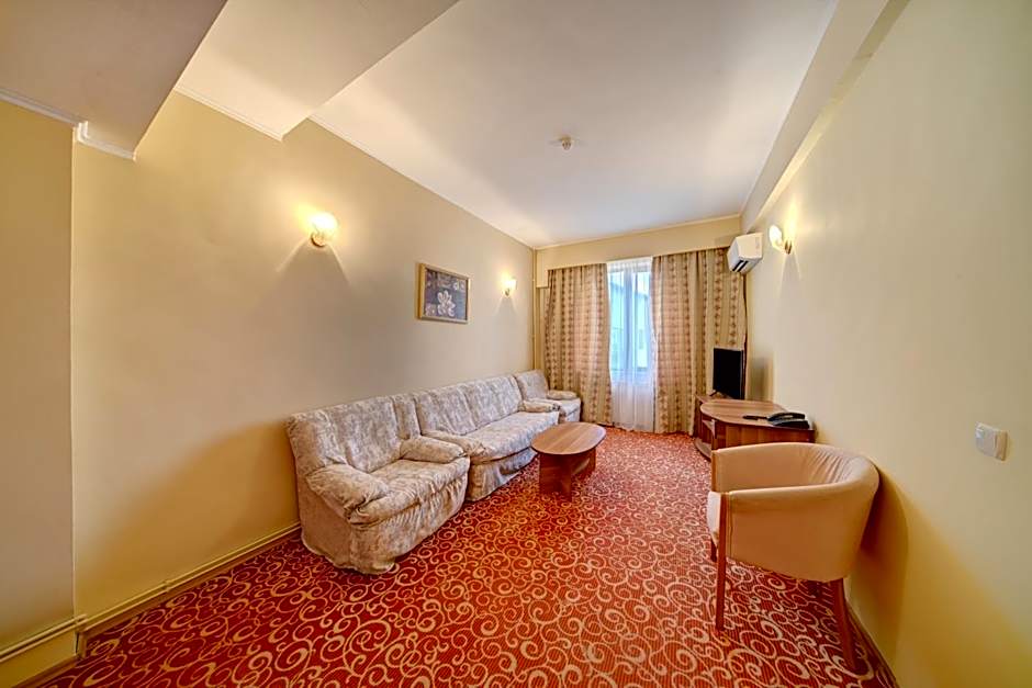 Central Hotel