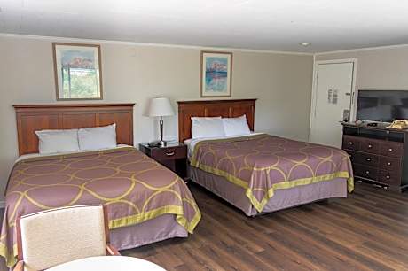 2 Queen Beds Deluxe Room Non-Smoking