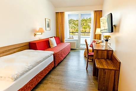 Small Twin Room with river View and Balcony