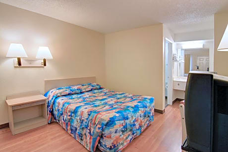 Double Room - Disability Access - Roll In Shower