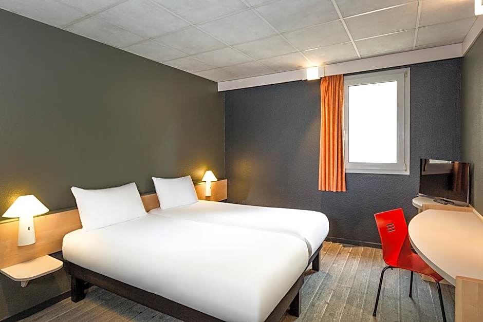 ibis Dieppe Val Druel