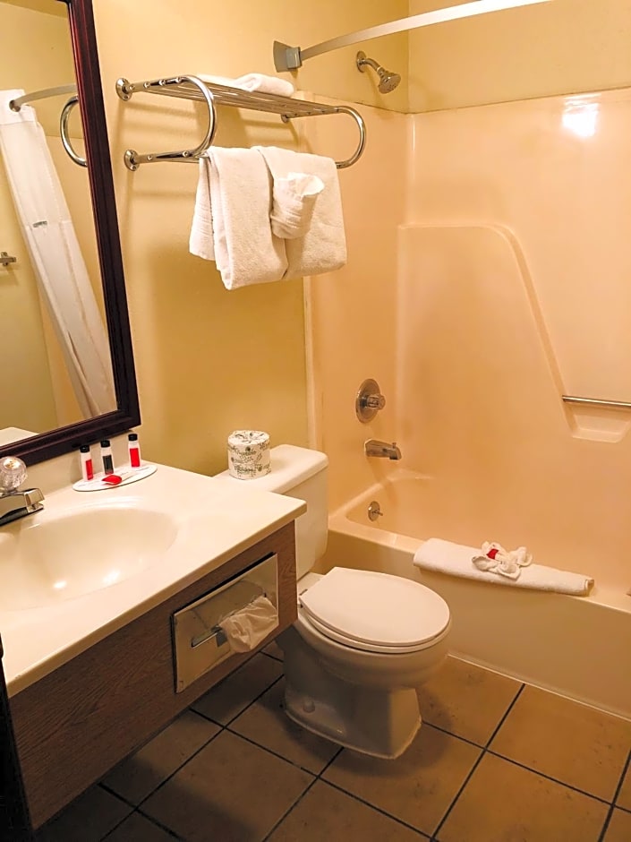Super 8 by Wyndham Lewiston