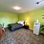 6267 Persepolis Inn