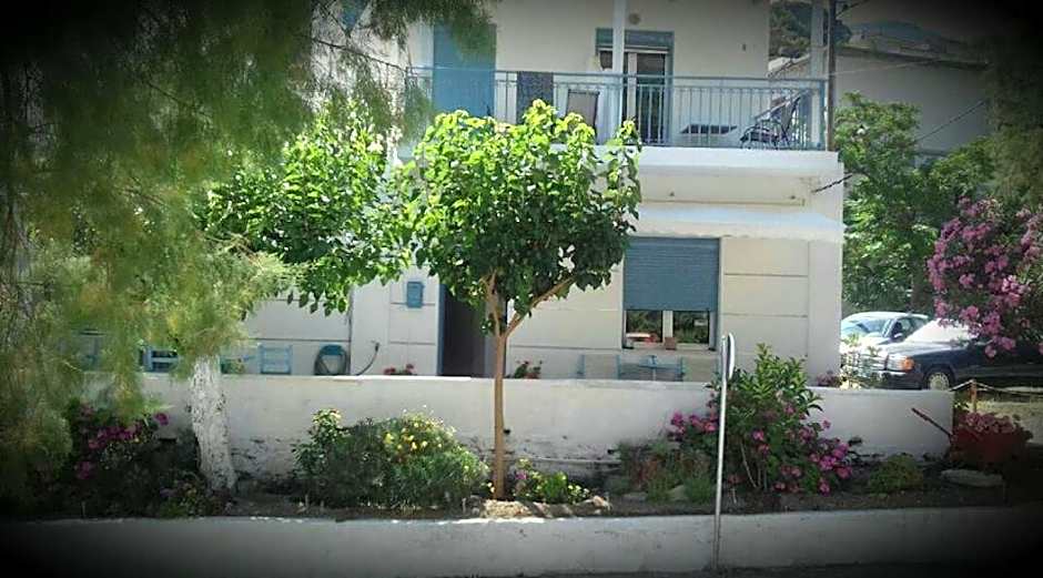 Smaragdi Studios and Rooms