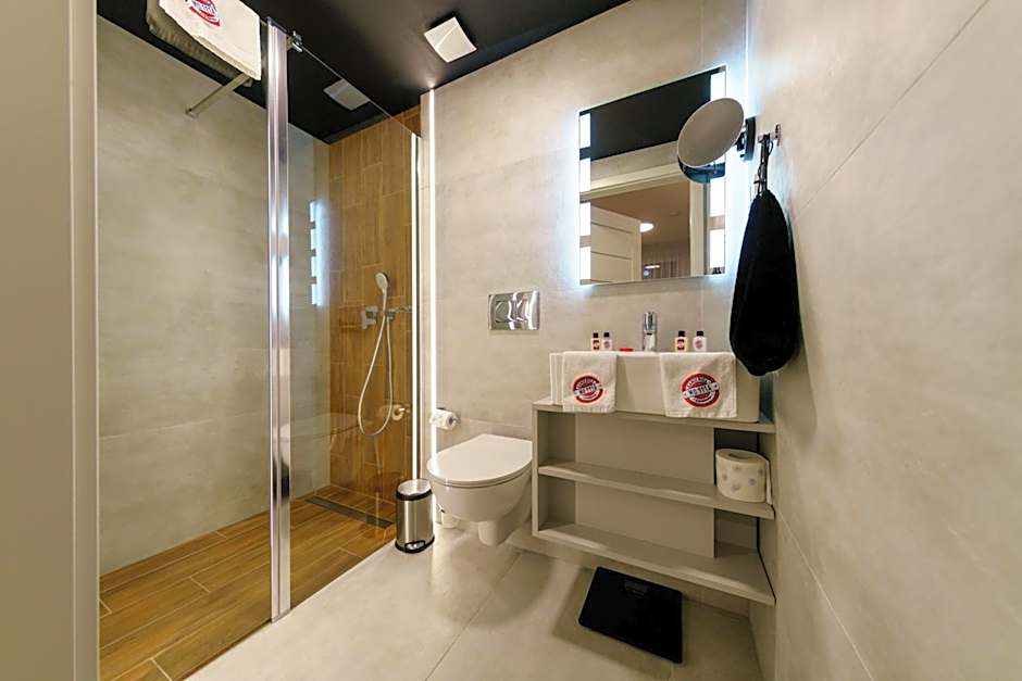 Kamienica no 111a Warsaw Airport