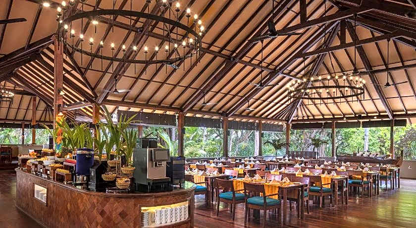 Adaaran Select Meedhupparu – 24 hours Dine Around Premium All inclusive