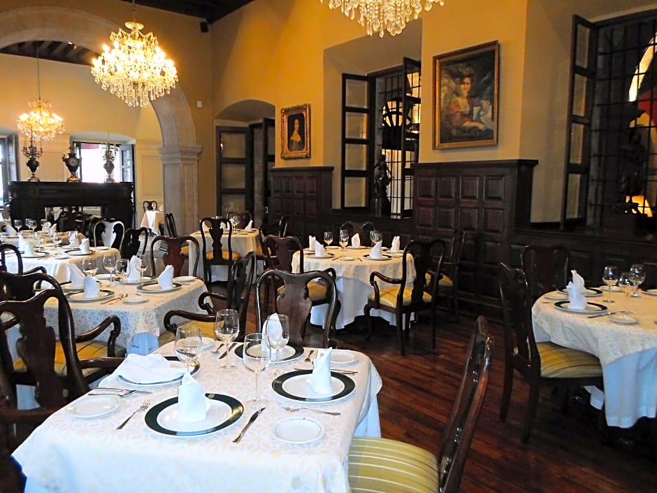 Hotel Virrey De Mendoza