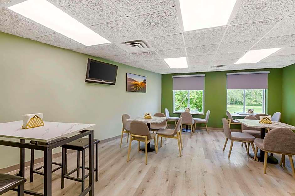 Quality Inn Huron