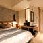 FFFFFF Hotel