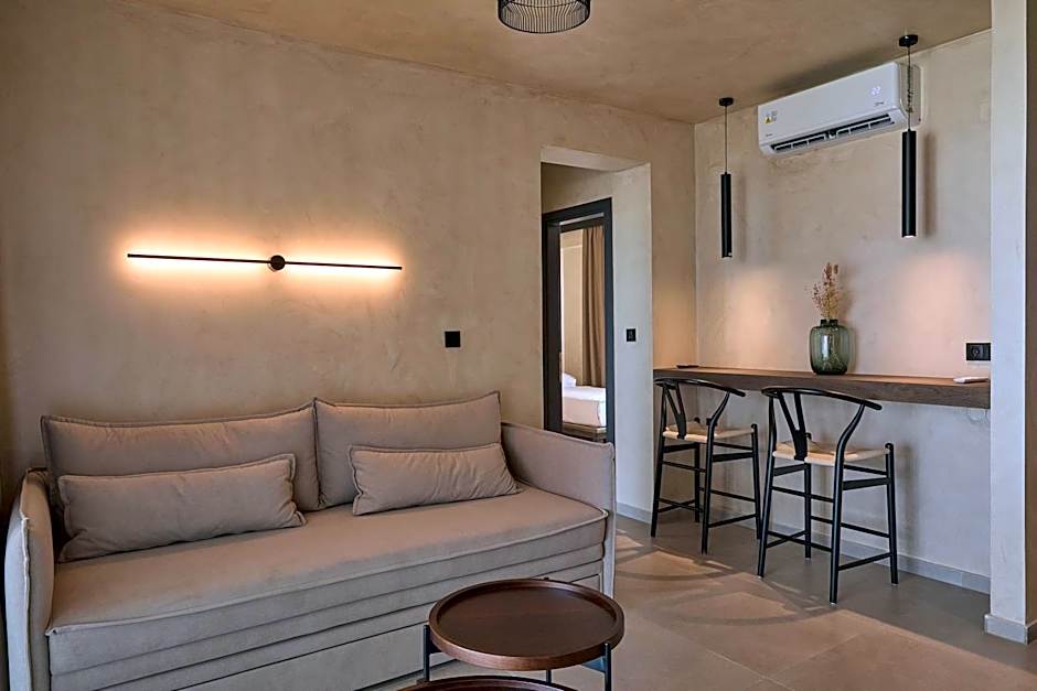 Casa Tsouka ApartHotel