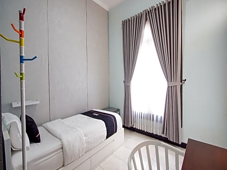 Deluxe Single Non-Smoking