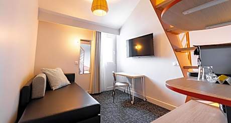 Duplex Twin Room with Two Single Beds - Non-Smoking