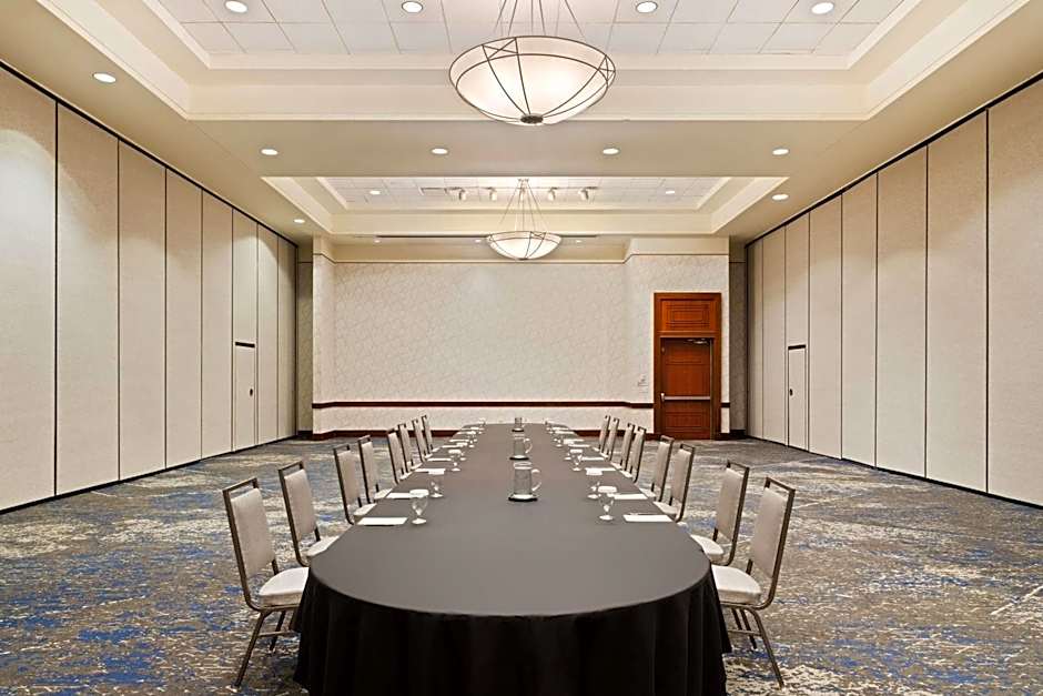 Embassy Suites By Hilton Hotel Tampa-USF/Near Busch Gardens