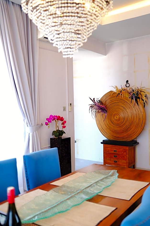 Casa Narrow Villa