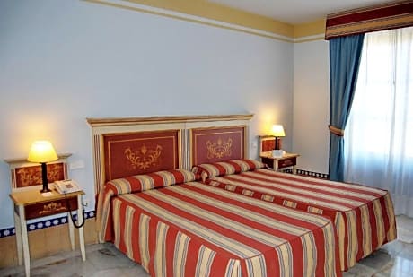 FAMILY ROOM STANDARD