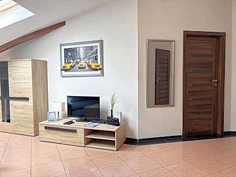 Deluxe Two-Bedroom Apartment