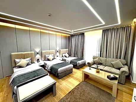 Deluxe Family Suite