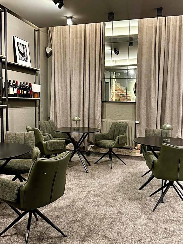 Apple Economy Hotel