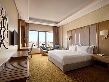 Deluxe King Room with Sea and City View