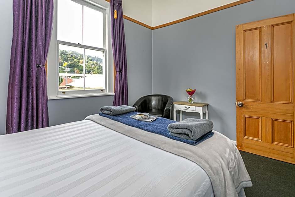 Lady Bowen Bed & Breakfast