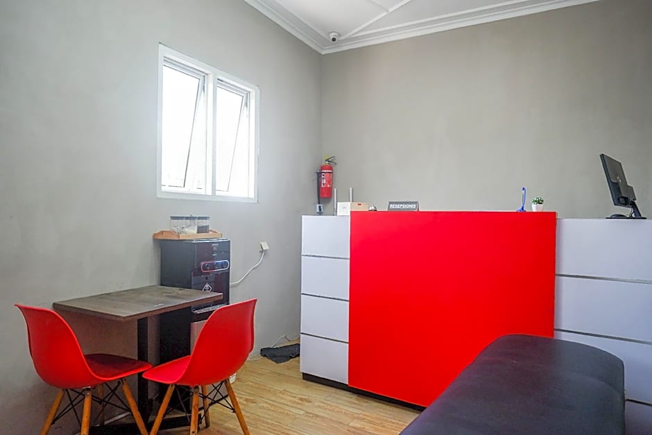 RedDoorz @ Jalan Raya Baturaden 2