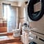 Central 4 Bedroom 154m2 Apartment with terrace