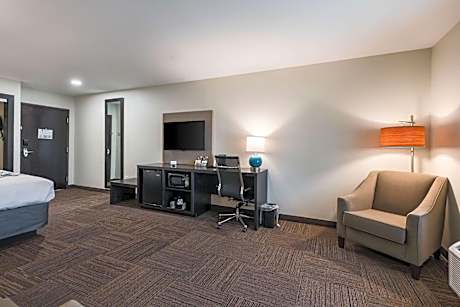 King Suite with Sofa Bed - Non-Smoking