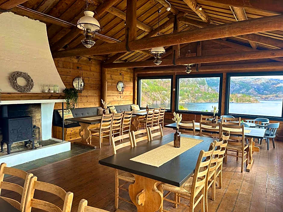 Preikestolen Hotel & BaseCamp