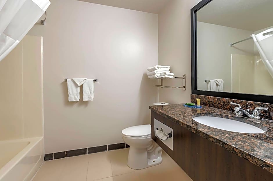 Clarion Pointe Indianapolis Airport